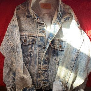 Levi Strauss light acid wash denim jacket.